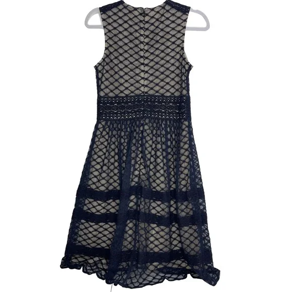 Sundance Dress Women's Blue Embroidered Mesh In Diamond Floral Pattern Sz 2 - Picture 2 of 10